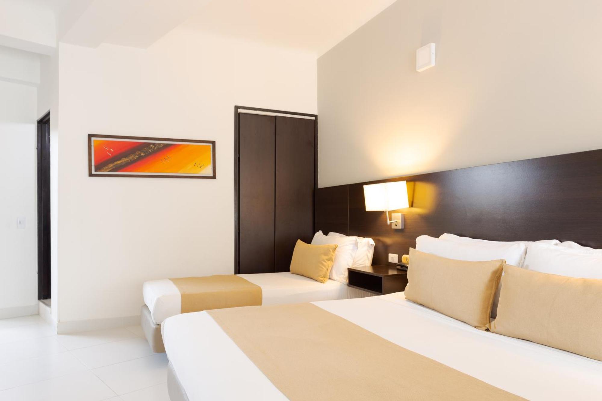 Hotel Manantial เมลการ์ ภายนอก รูปภาพ