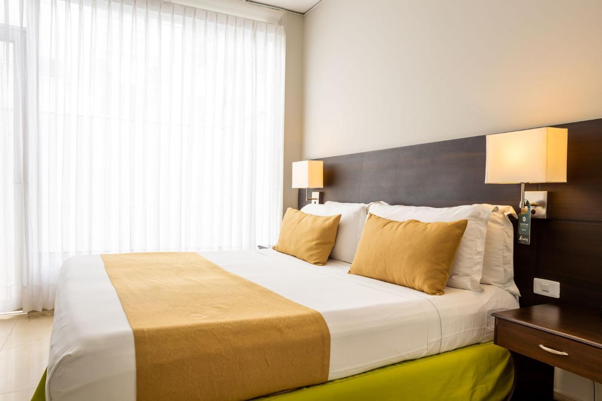 Hotel Manantial เมลการ์ ภายนอก รูปภาพ