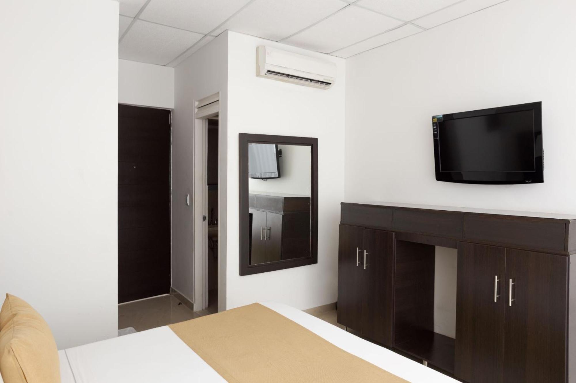 Hotel Manantial เมลการ์ ภายนอก รูปภาพ